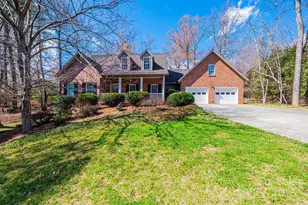 1001 Barrington Dr NE, Lenoir, NC 28645 - Photo 1