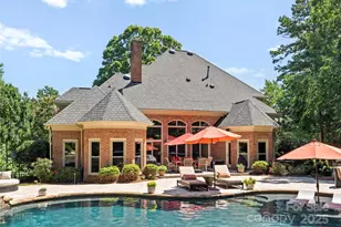 18600 River Falls Dr, Davidson, NC 28036 - Photo 1