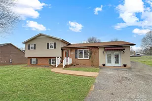 1465 Earl St, Hickory, NC 28602 - Photo 1