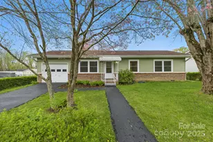 718 White Sparrow Dr, Hendersonville, NC 28792 - Photo 1