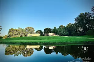 520 Loop Rd, Hendersonville, NC 28792 - Photo 1