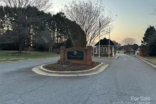 296 Broken Arrow Dr, Statesville, NC 28677 - Photo 1