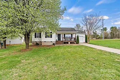 301 N 4th Avenue, Maiden, NC 28650 - Photo 1