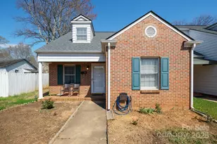 311 S Cedar St, Lincolnton, NC 28092 - Photo 1