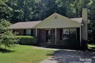 4825 Banfshire Rd, Charlotte, NC 28215 - Photo 1