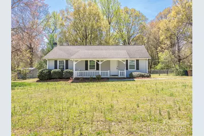 524 Catawba Circle N, Matthews, NC 28104 - Photo 1