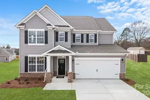 607 Fox Cove Rd, Hendersonville, NC 28792 - Photo 1