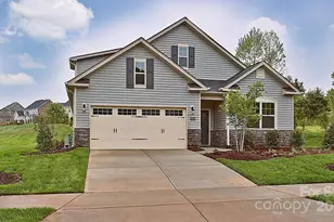 26 Forestdale Rd, Hendersonville, NC 28792 - Photo 1