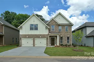 469 Fox Cove Rd, Hendersonville, NC 28792 - Photo 1