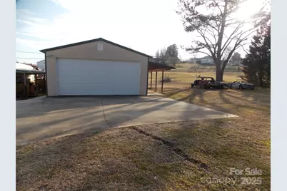 1307 Boxwood Place NW, Lenoir, NC 28645 - Photo 1