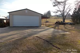 1307 Boxwood Pl NW, Lenoir, NC 28645 - Photo 1