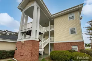 8929 Meadow Vista Rd, Charlotte, NC 28213 - Photo 1