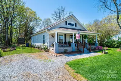 160 N Main Street, Granite Falls, NC 28630 - Photo 1