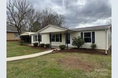 1628 B Avenue SE, Hickory, NC 28602 - Photo 1
