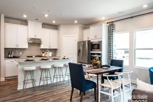 325 Cranford Dr, Pineville, NC 28134 - Photo 1