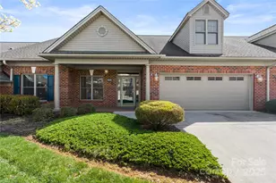 489 26th Ave NE, Hickory, NC 28601 - Photo 1