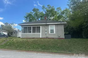 211 W 2nd St, Kershaw, SC 29067 - Photo 1