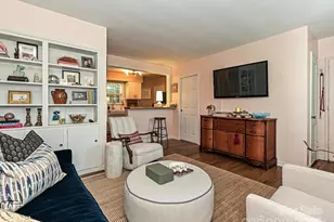 557 Wakefield Dr, Charlotte, NC 28209 - Photo 1