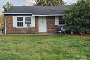 615 Milan Rd E, Charlotte, NC 28216 - Photo 1