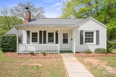 627 N Flint Street, Lincolnton, NC 28092 - Photo 1
