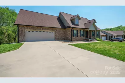 1592 Farmington Hills Drive, Conover, NC 28613 - Photo 1