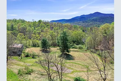 118 Boone Street, Burnsville, NC 28714 - Photo 1