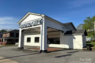 302 N Aspen St, Lincolnton, NC 28092 - Photo 1