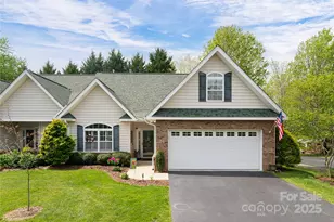 26 Victoria Park Dr, Hendersonville, NC 28792 - Photo 1