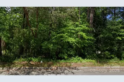 453 17th Avenue NE, Hickory, NC 28601 - Photo 1