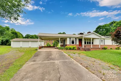 543 18th Street NW, Hickory, NC 28601 - Photo 1