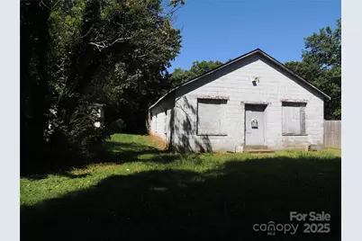 2012 Whisnant Avenue N, Newton, NC 28658 - Photo 1