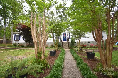 4333 Greenbriar Drive, Hickory, NC 28602 - Photo 1