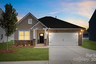 624 Country Oak Dr, Asheville, NC 28804 - Photo 1