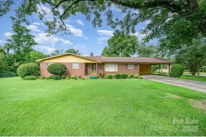 812 Clinton Avenue, Lancaster, SC 29720 - Photo 1