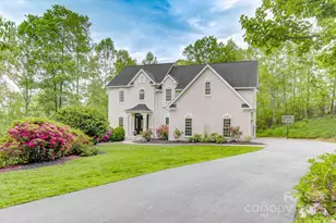 208 Bragg Ct, Hendersonville, NC 28792 - Photo 1