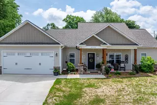 4949 Southview Dr, Hickory, NC 28602 - Photo 1