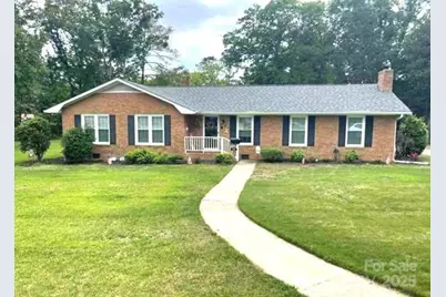 107 Calhoun Drive, Cheraw, SC 29520 - Photo 1