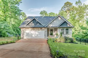 210 Holmes Dr, Spartanburg, SC 29303 - Photo 1