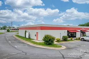 929 15th St NE, Hickory, NC 28601 - Photo 1