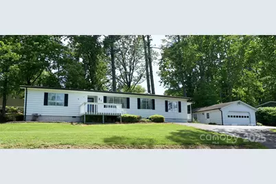 7 Lakewood Road, Hendersonville, NC 28792 - Photo 1