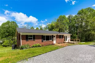 1318 Crawford Rd, Waynesville, NC 28785 - Photo 1