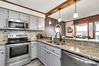 301 Pinnacle Inn Road #2210, Beech Mountain, NC 28604 - Photo 1