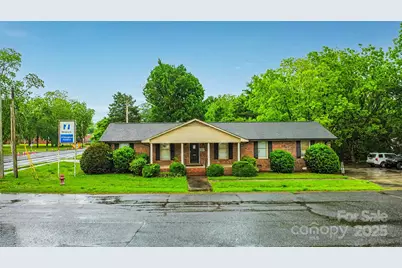 413 W Trade Street, Dallas, NC 28034 - Photo 1