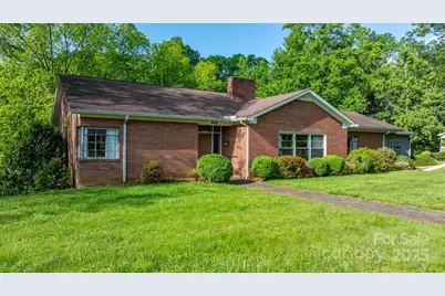 220 Broad Street, Marion, NC 28752 - Photo 1