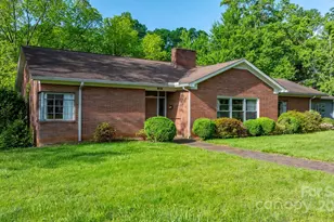 220 Broad St, Marion, NC 28752 - Photo 1