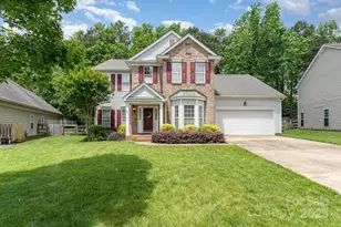 10322 Stoneykirk Ln, Charlotte, NC 28269 - Photo 1