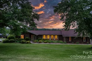 2448 Moss Farm Rd, Hickory, NC 28602 - Photo 1