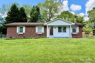 34 W Broadleaf Dr, Hendersonville, NC 28739 - Photo 1