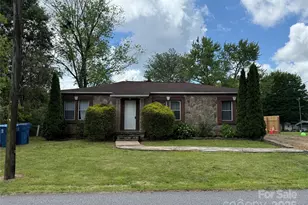 157 5th Ave N, Taylorsville, NC 28681 - Photo 1