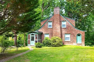 135 Tacoma Cir, Asheville, NC 28801 - Photo 1